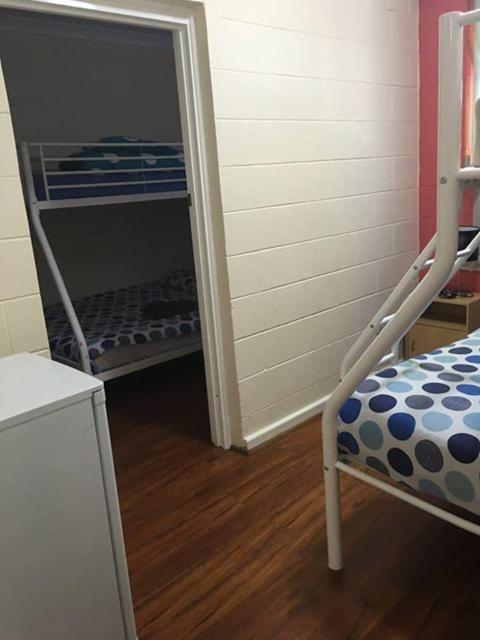 Hostel Port Adelaide Backpackers Exterior foto